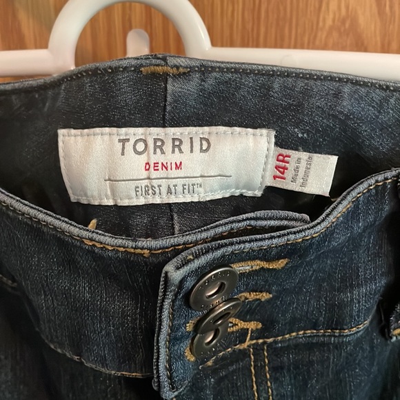Torrid jeggings dark blue like new - Picture 3 of 5